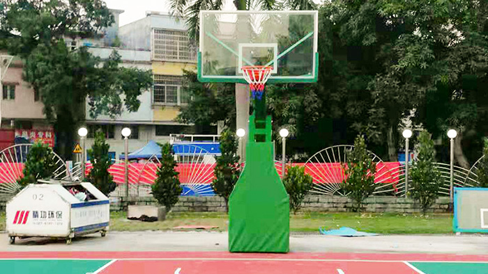 廣東給力體育籃球架廠家 介紹箱式籃球架購(gòu)買注意事項(xiàng)