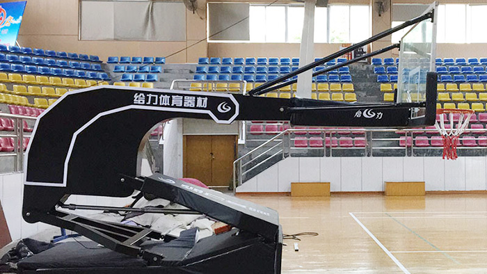 梅州移動(dòng)籃球架價(jià)格參考給力籃球架廠家新鮮出爐多款報(bào)價(jià)