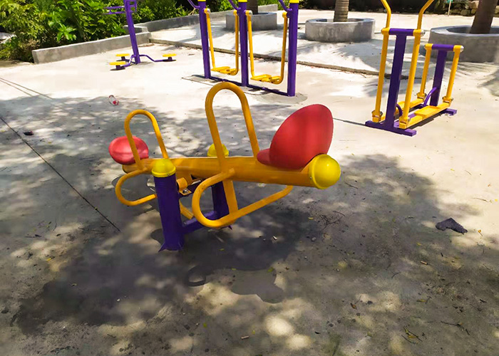 小區健身器材